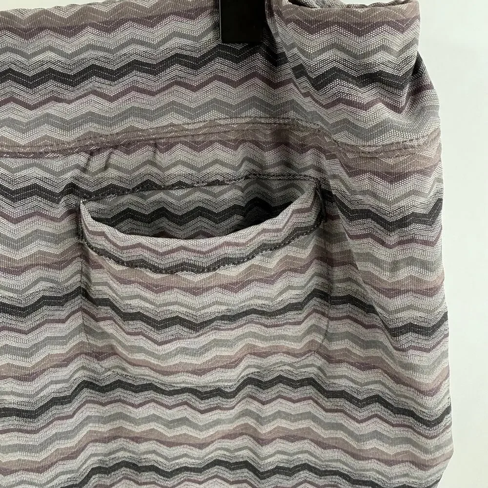 Athleta Swim Skort Size XL Ripple Skirt Swim Gray Chevron Black Built In Brief